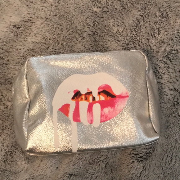 Handbags - New Kylie makeup bag 💖